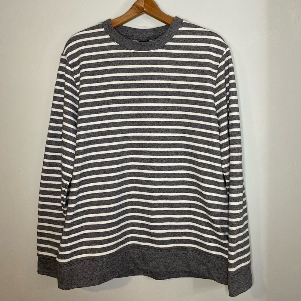 vintage stripped grey and white sweater